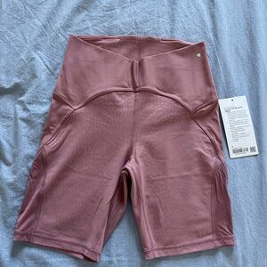 NWT lululemon Unlimit HR Short 8” *Mesh